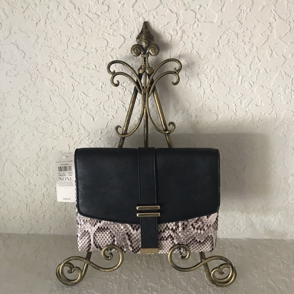 Ann Taylor Stylish Snakeskin Print Clutch NWT